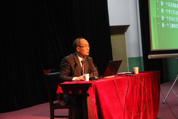 我司領(lǐng)導(dǎo)應(yīng)邀參加濰坊職業(yè)學(xué)院“企業(yè)家進(jìn)校園”活動(dòng)報(bào)告會(huì)